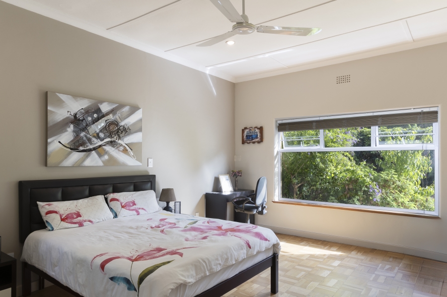 6 Bedroom Property for Sale in Roundhay Western Cape
